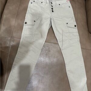 Stylish Cargo Pants in Light tan